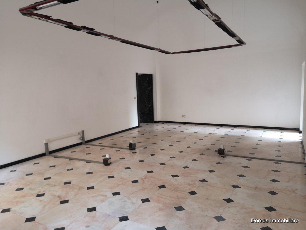 127 UFFICIO ASCOLI PICENO € 245000