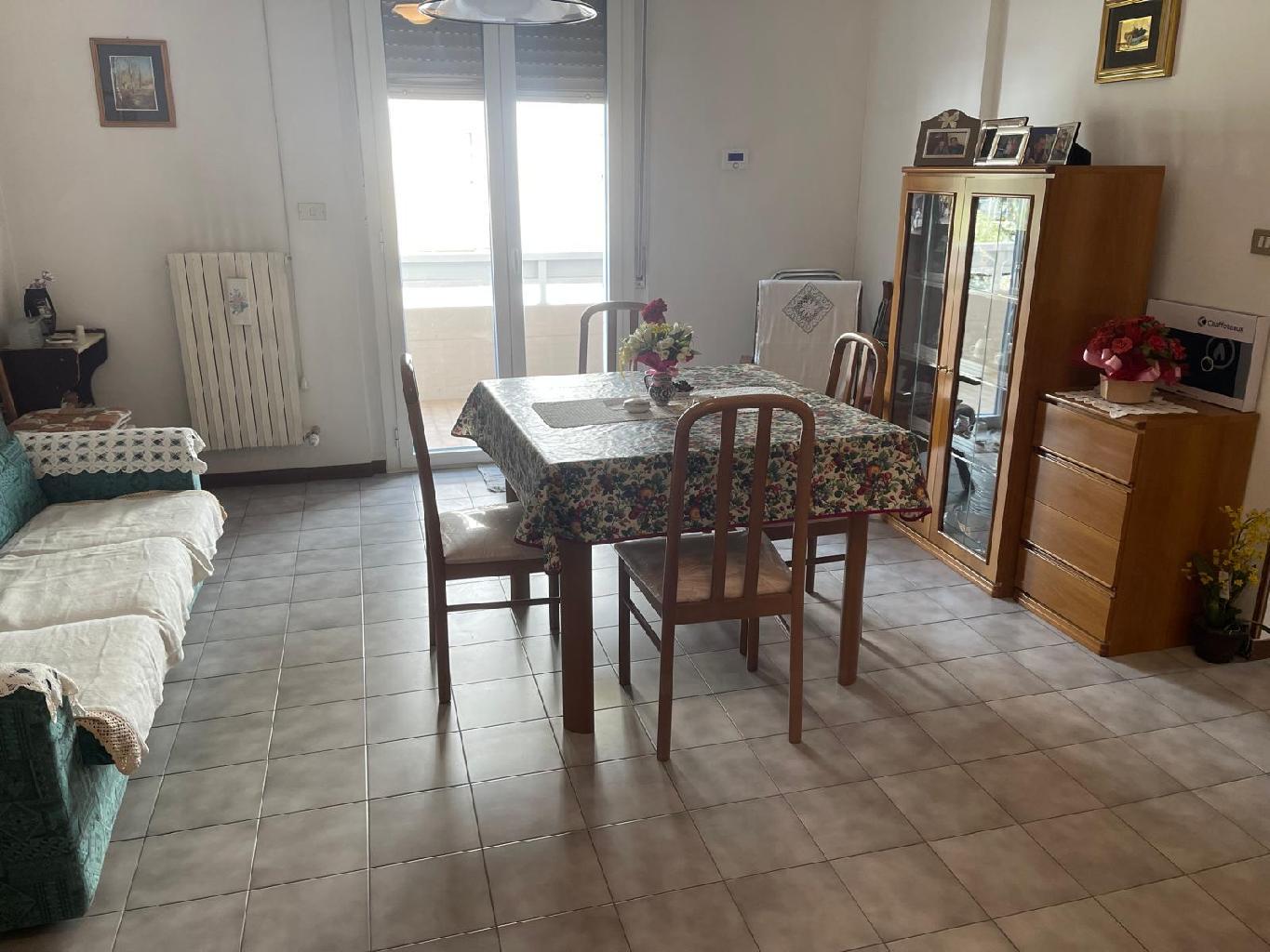 15 APPARTAMENTO ASCOLI PICENO € 110000